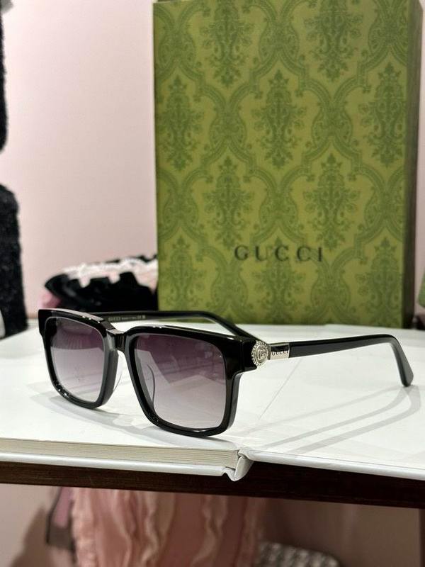 Gucci Sunglasses 477